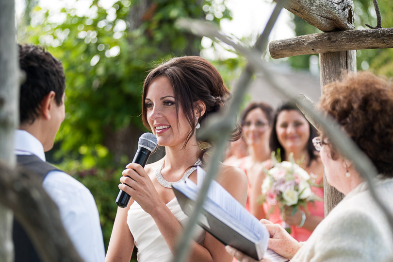 bride-speaking-vows