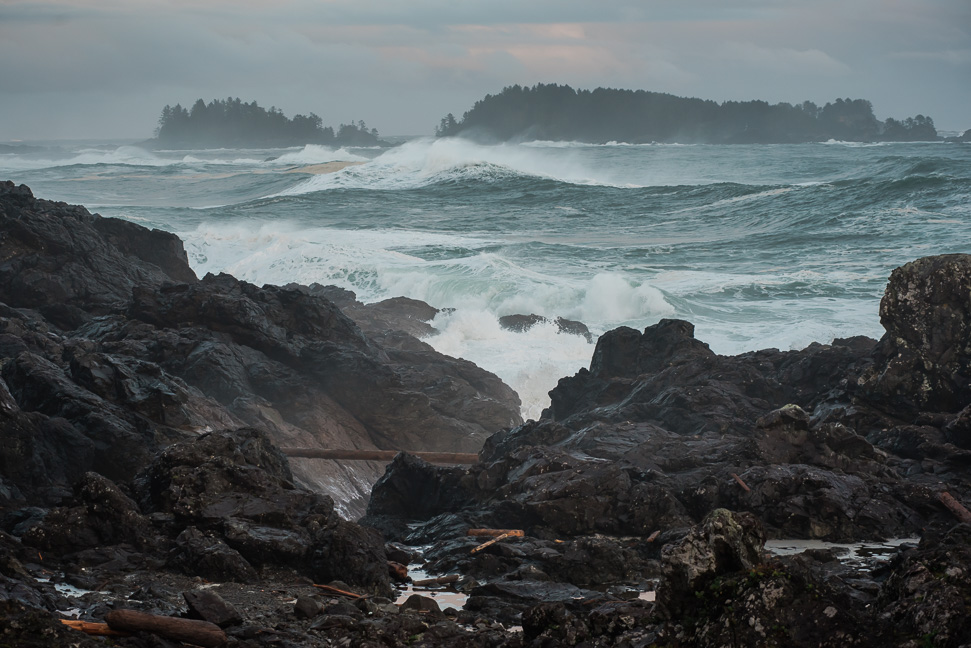 ucluelet-stormy-ocean-photographer